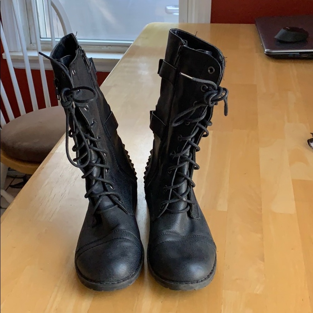Women’s Studded Boots Size 7 1/2